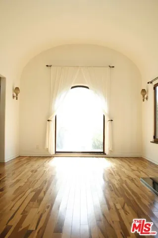 118 N La Peer Drive, Los Angeles, California 90048