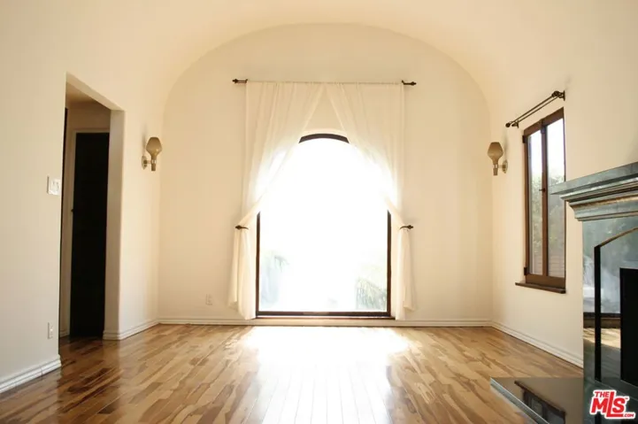 118 N La Peer Drive, Los Angeles, California 90048