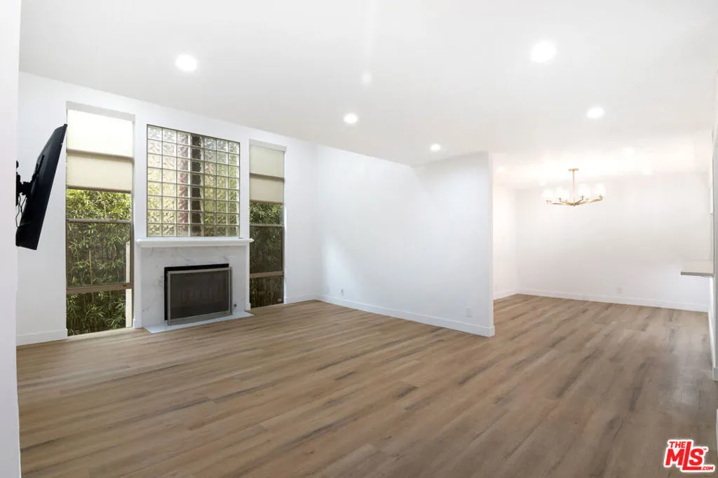 Living room/Dining Room