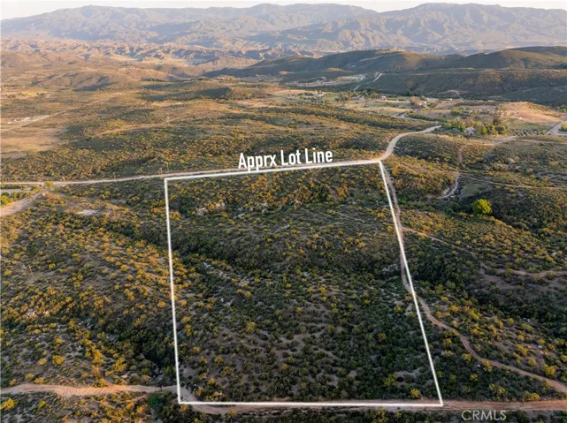 Approximate lot lines shown for reference only