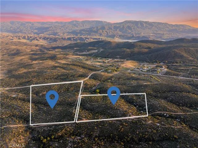 Approximate lot lines shown for reference only