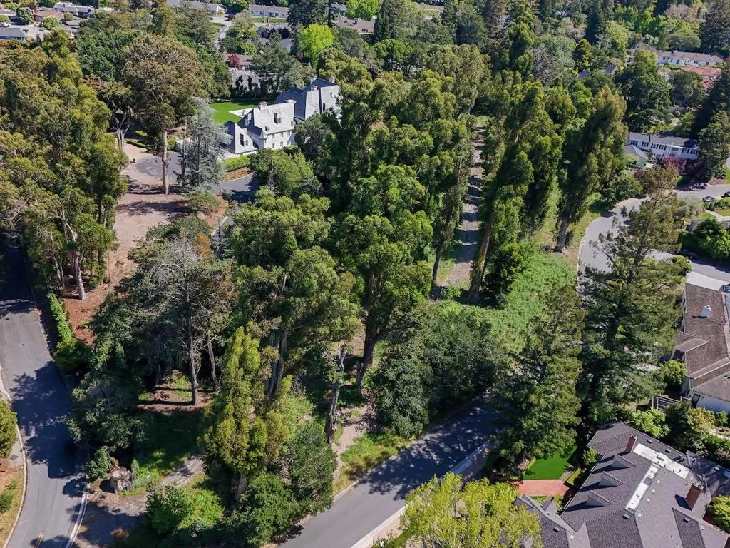 25 Fagan Dr