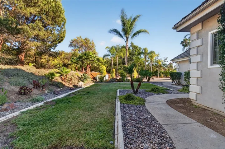 2098 Vista Valle Verde, Fallbrook, California 92028
