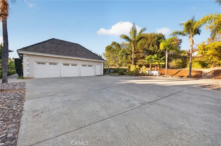 2098 Vista Valle Verde, Fallbrook, California 92028