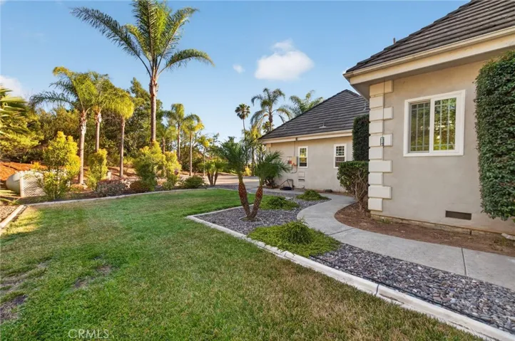 2098 Vista Valle Verde, Fallbrook, California 92028