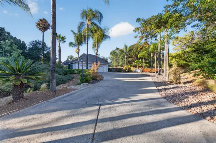 2098 Vista Valle Verde, Fallbrook, California 92028