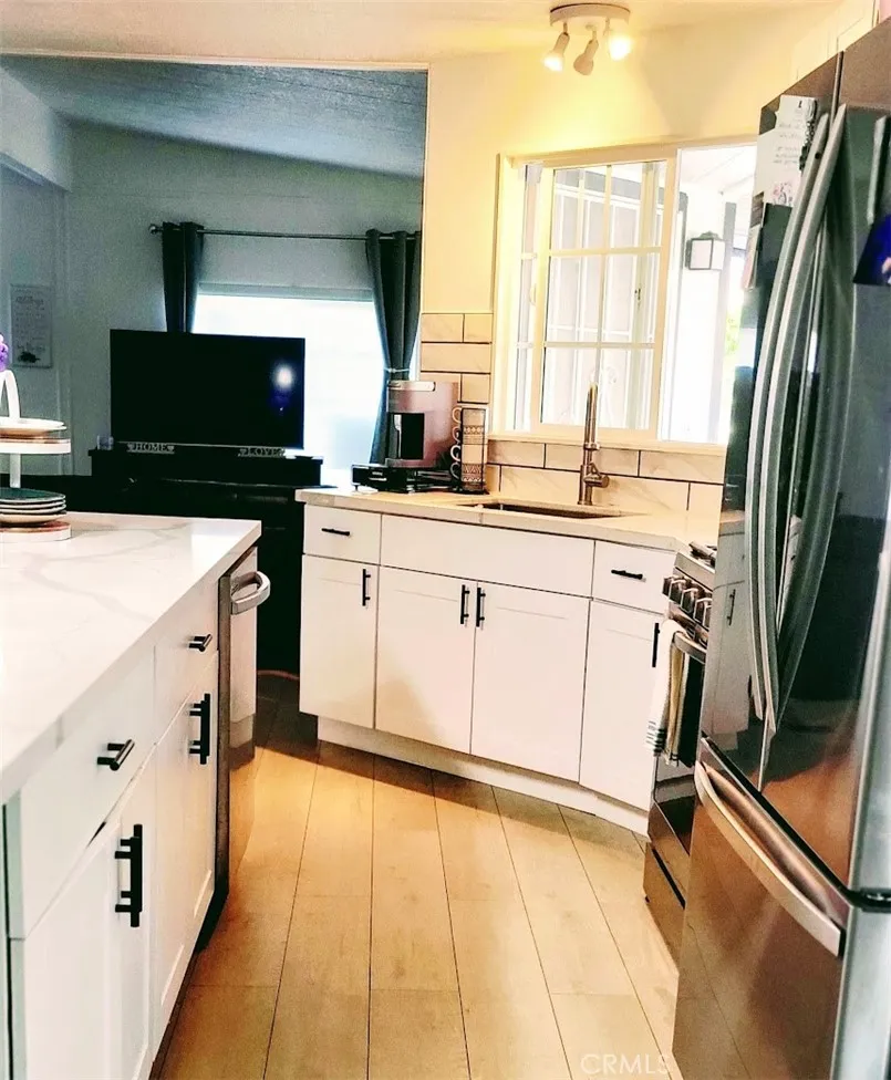 KITCHEN BEHIND THE COUNTER