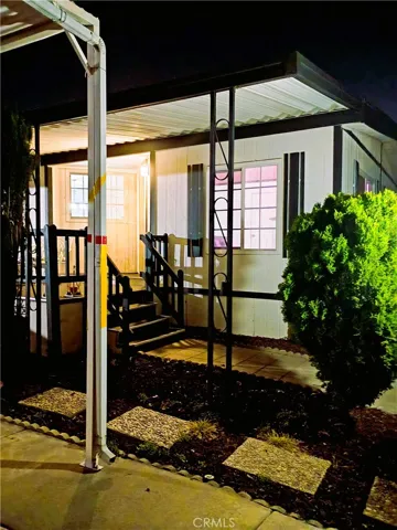FRONT ENTRY WAY