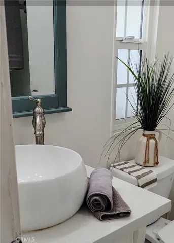 2ND BATH ELEGANT SINK