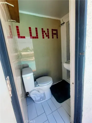 Outside/Pool bathroom