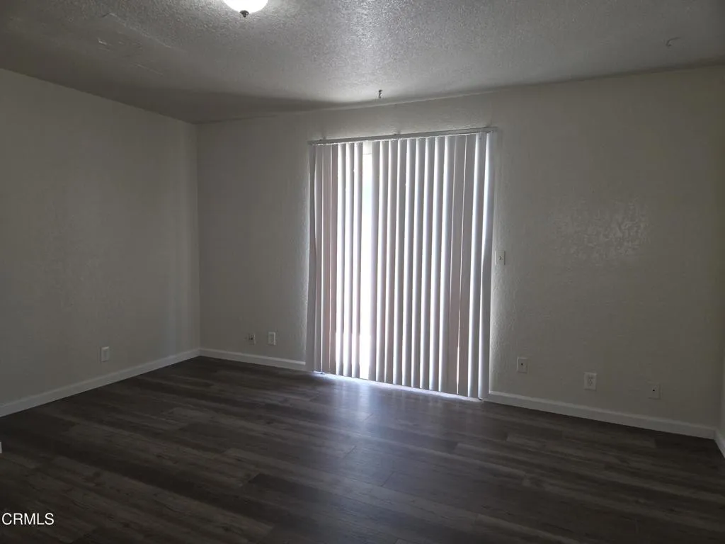 4140Clark101LvRm