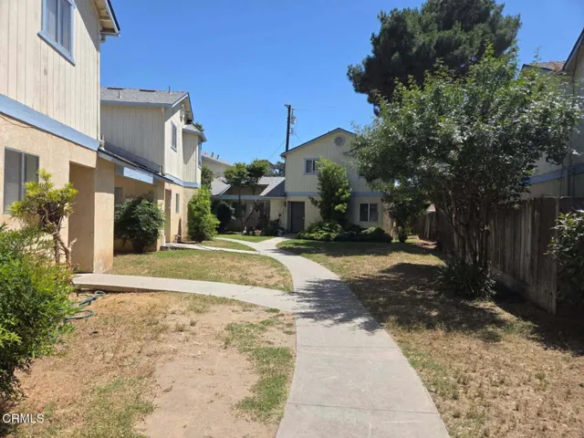4140ClarkCourtyard