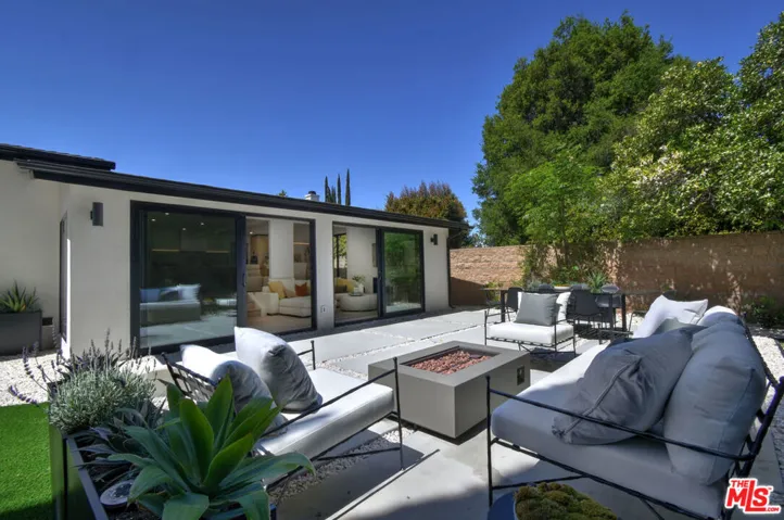 15431 Milbank Street, Encino, California 91436