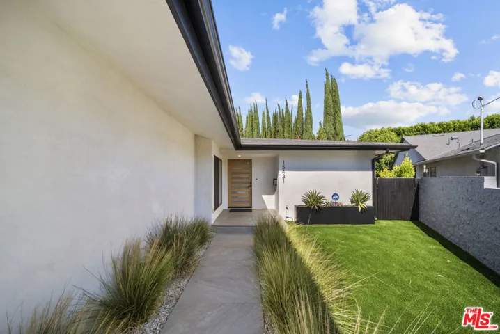 15431 Milbank Street, Encino, California 91436