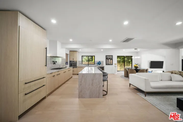 15431 Milbank Street, Encino, California 91436