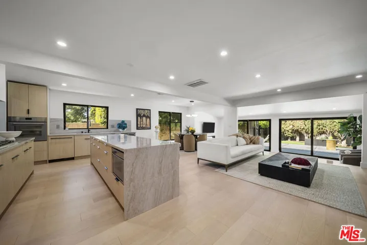15431 Milbank Street, Encino, California 91436