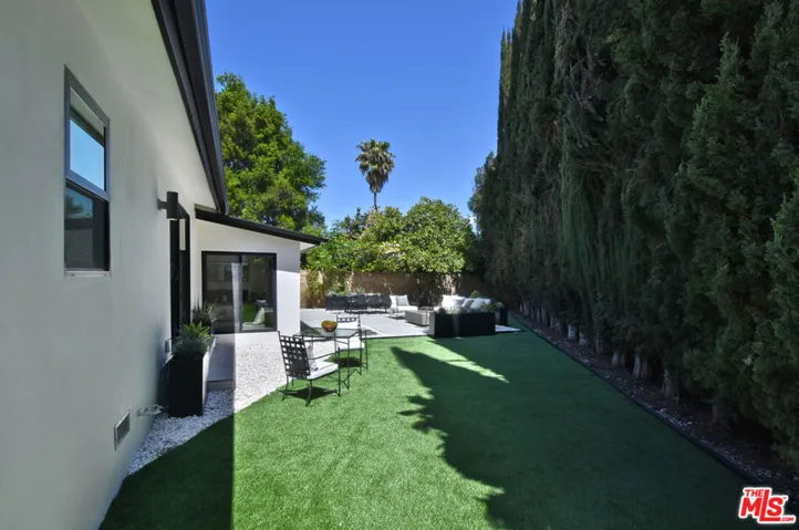 15431 Milbank Street, Encino, California 91436