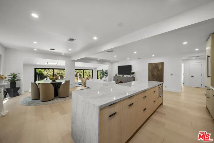 15431 Milbank Street, Encino, California 91436