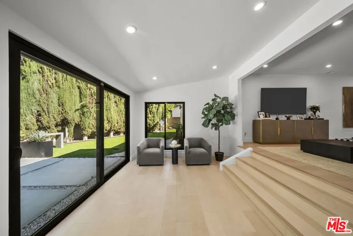 15431 Milbank Street, Encino, California 91436