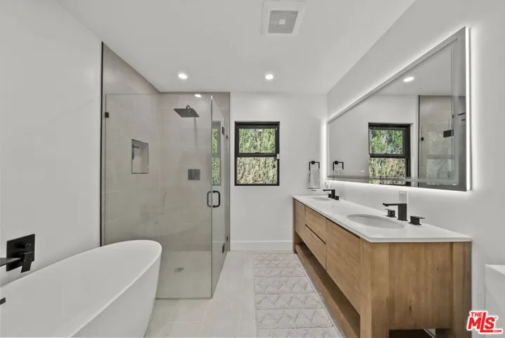 15431 Milbank Street, Encino, California 91436