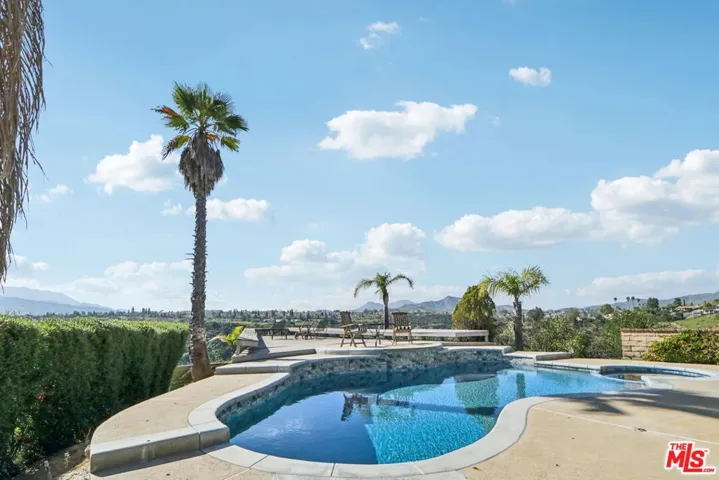 Pool & Spa