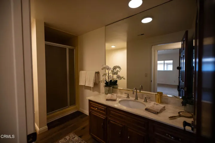 Bath_503 W Duarte Rd-4059_MLS