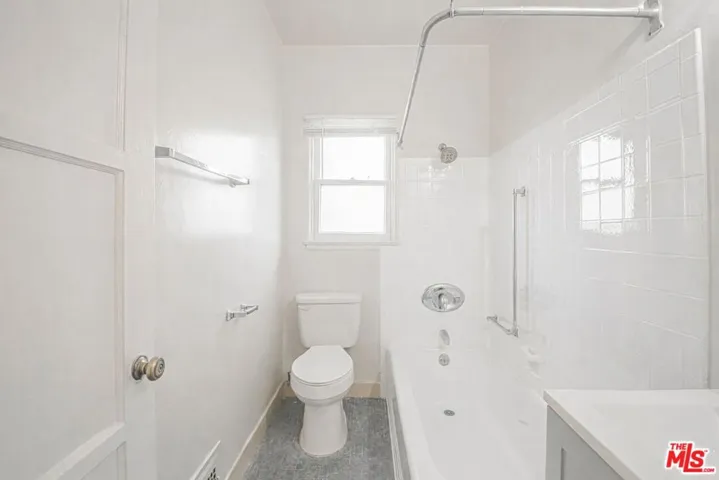 500 S Hobart Boulevard 200, Los Angeles, California 90020