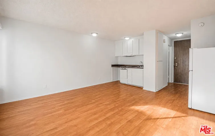 500 S Hobart Boulevard 200, Los Angeles, California 90020