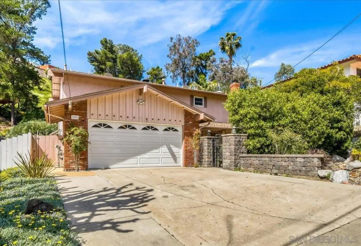2552 Arnott Street, San Diego, California 92110