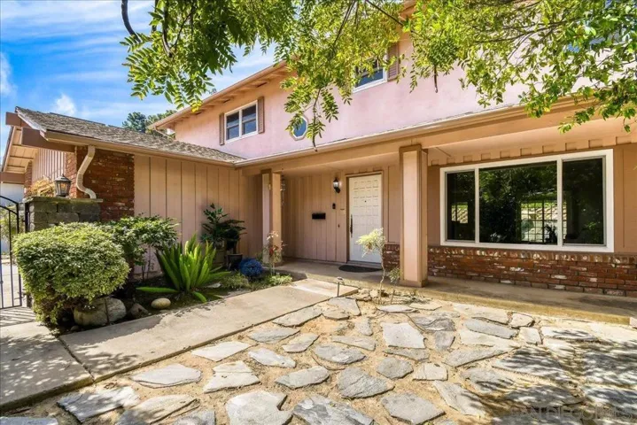 2552 Arnott Street, San Diego, California 92110