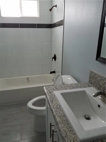 Another bathroom