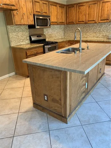 2835 S Bon View, Ontario, California 91761