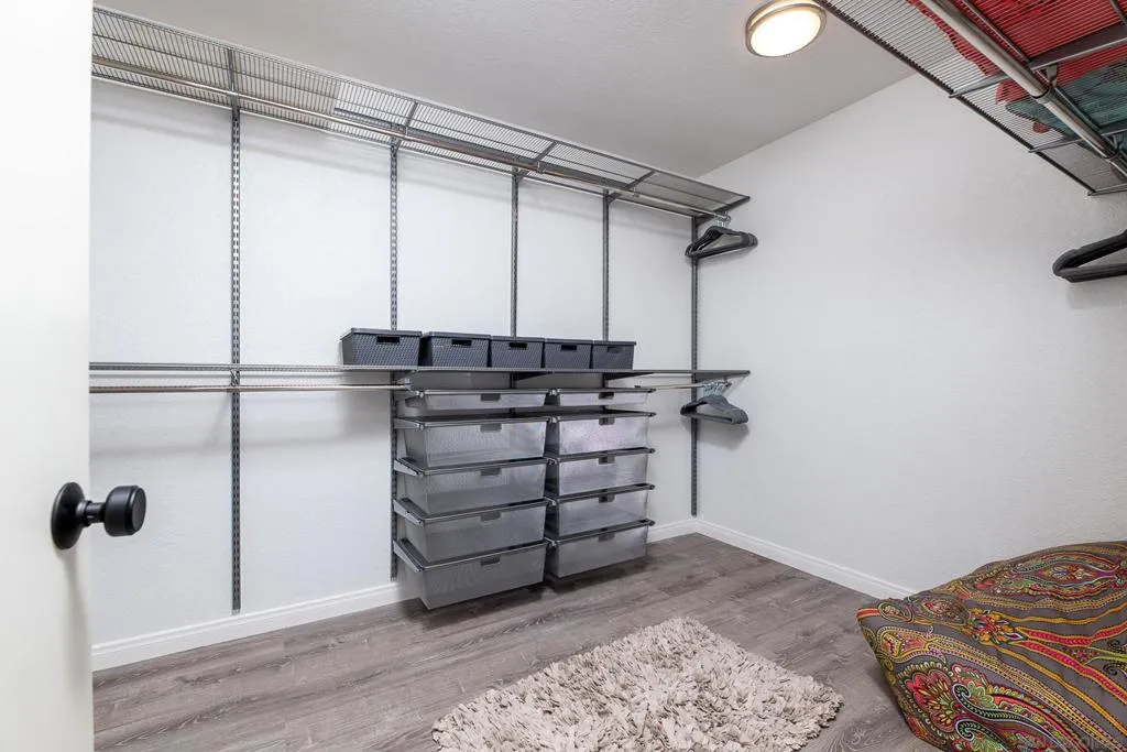 Walk-in Closet