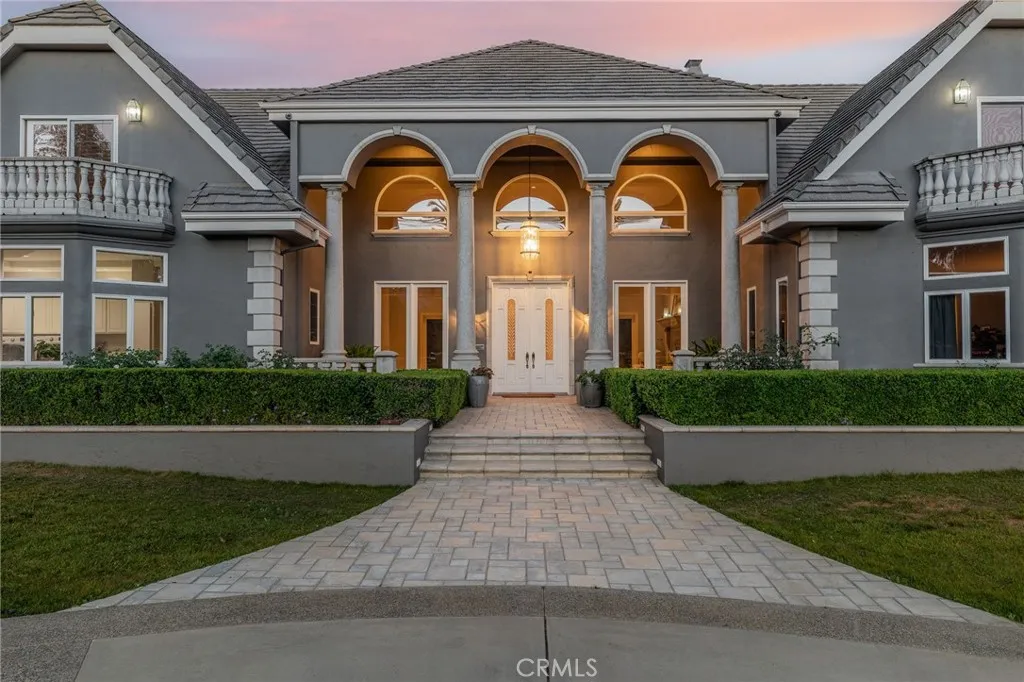 37954 Calle De Lobo