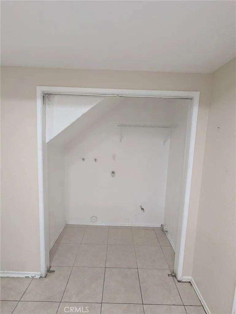 WASHER/DRYER HOOKUPS