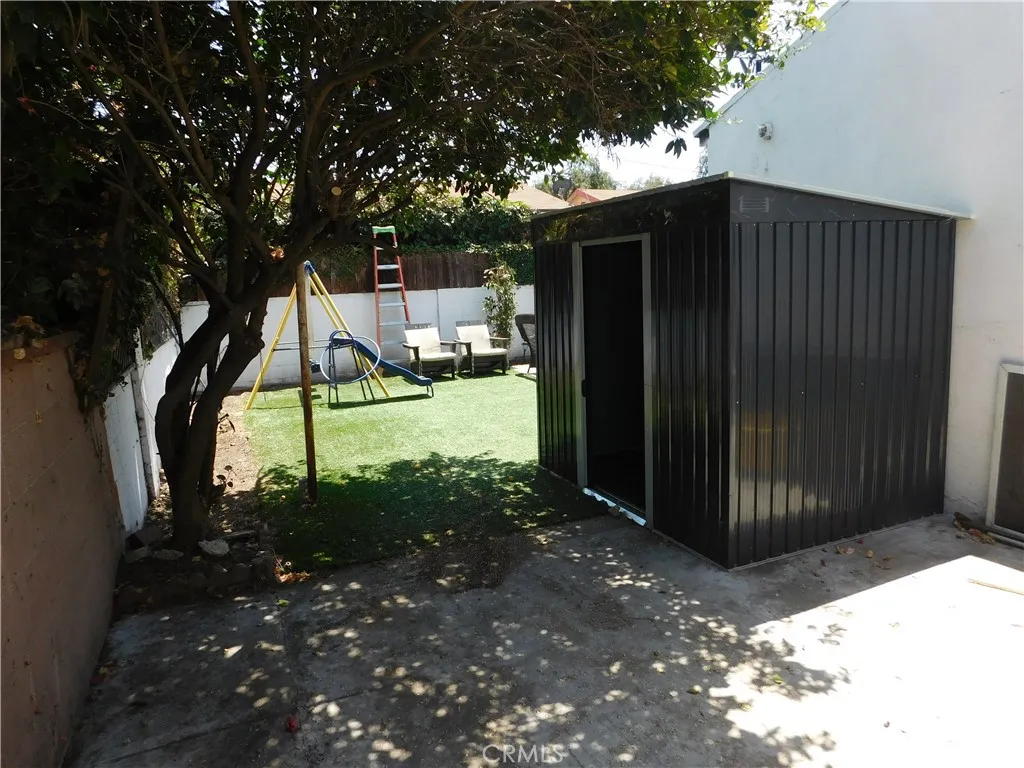 Back yard patio/Laundry