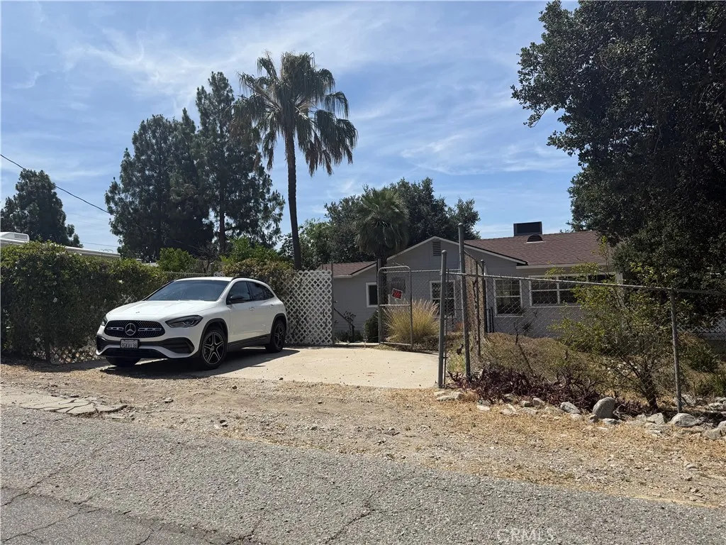 Parking on Apperson