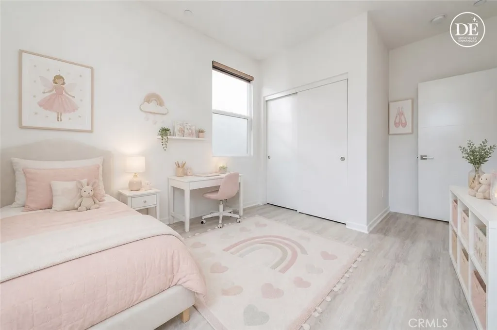 Virtually staged
Guess bedroom 1