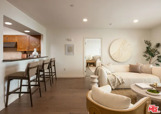 8238 W Manchester Avenue 206, Playa Del Rey, California 90293