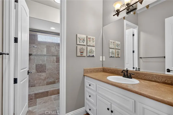 3834 N Golden Bear, Merced, California 95340