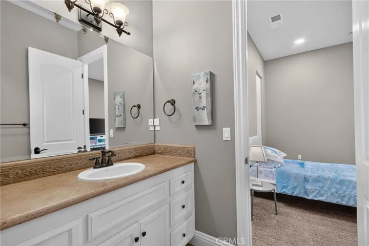 3834 N Golden Bear, Merced, California 95340