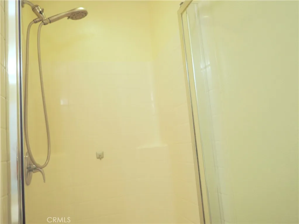 Second bedroom shower