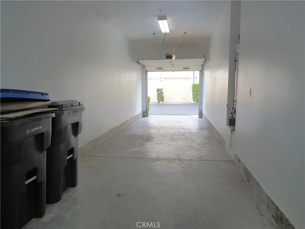 2-car tandem garage