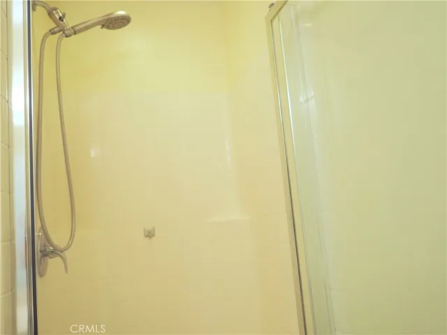 Second bedroom shower