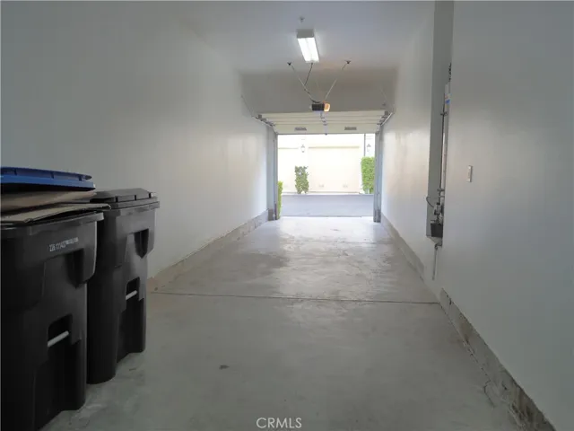2-car tandem garage