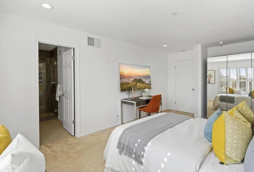 Back bedroom suite