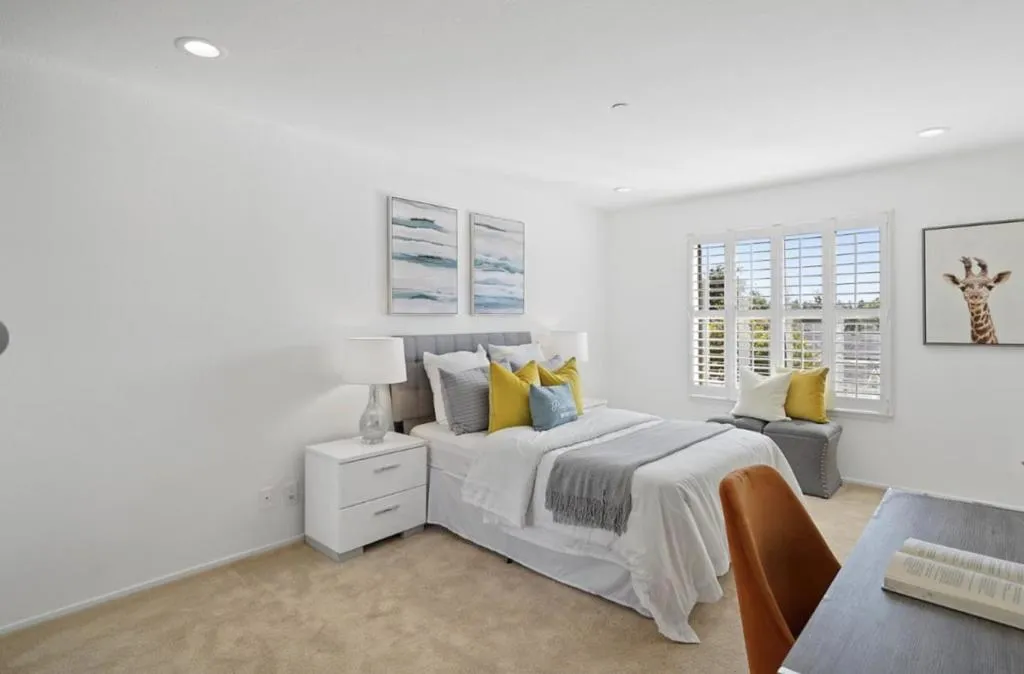 Back bedroom suite