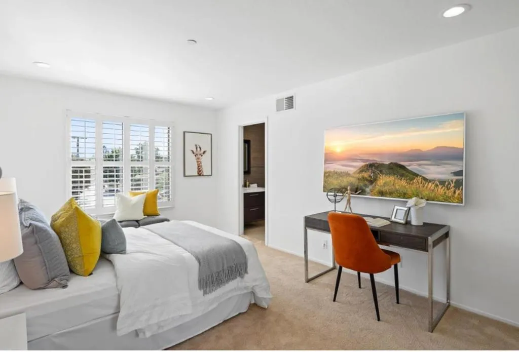 Back bedroom suite
