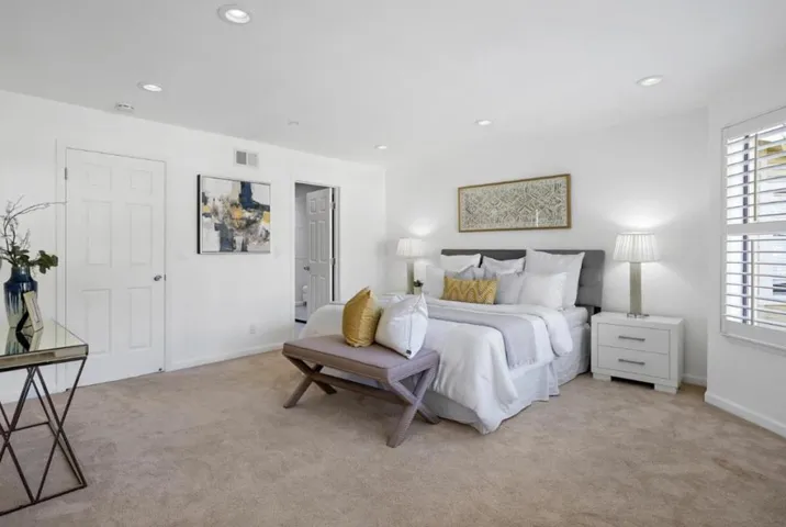 Front bedroom suite