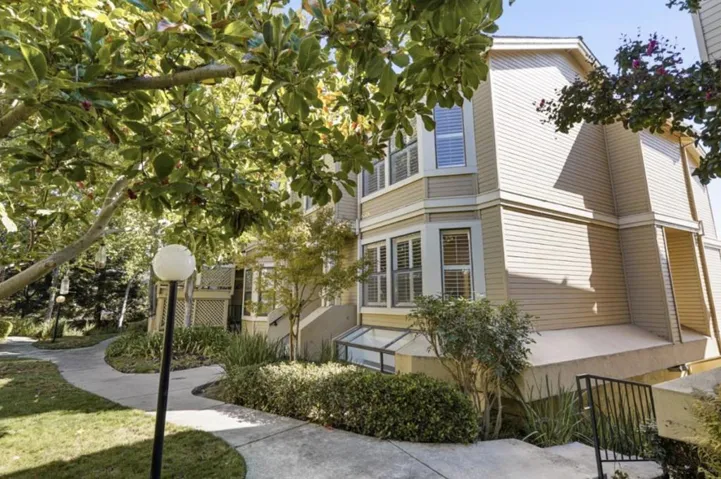 951 La Mesa Terrace A, Sunnyvale, California 94086